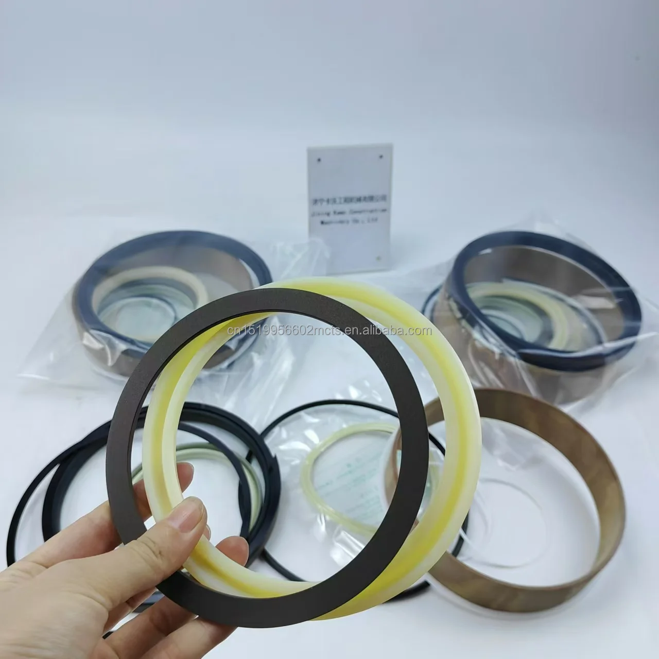 Komatsu Wheel Dozer WA500-3  Service Kit For Lift Cylinder 707-99-74140 Komatsu  Wheel Dozer Parts Komatsu  Parts