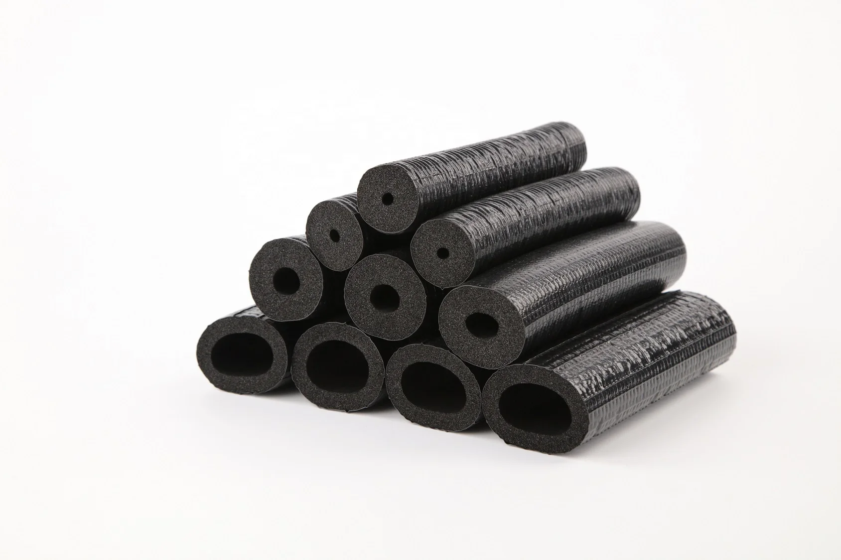 UV resistance NBR rubber insulation foam pipe with vinyl film elastomeric foam pipe with polymer film for thermal insulation