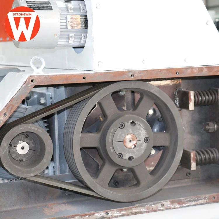 Strongwin chicken feed crumble machine