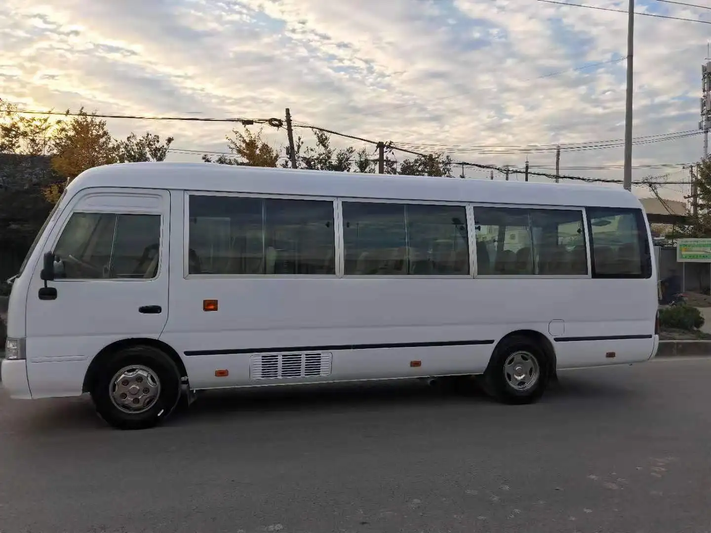 Original Japan Used Toyota Coaster Mini Bus for Sale 23-30 seater bus Passenger Bus left hand drive good Performance