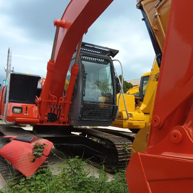 Б/у Hitachi EX120-3 Средний экскаватор с двигателем Cummins и компонентами гусеничного типа