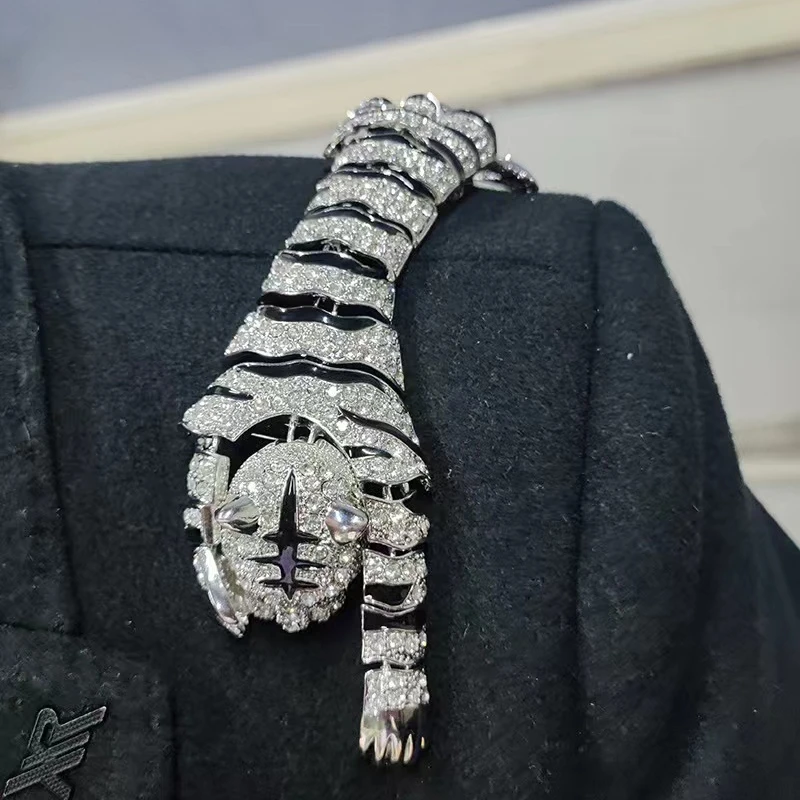 Full Crystal Rhinestone Tiger Shape Brooch For Women New Brooches Fashion Jewelry Elegant Brooch Party