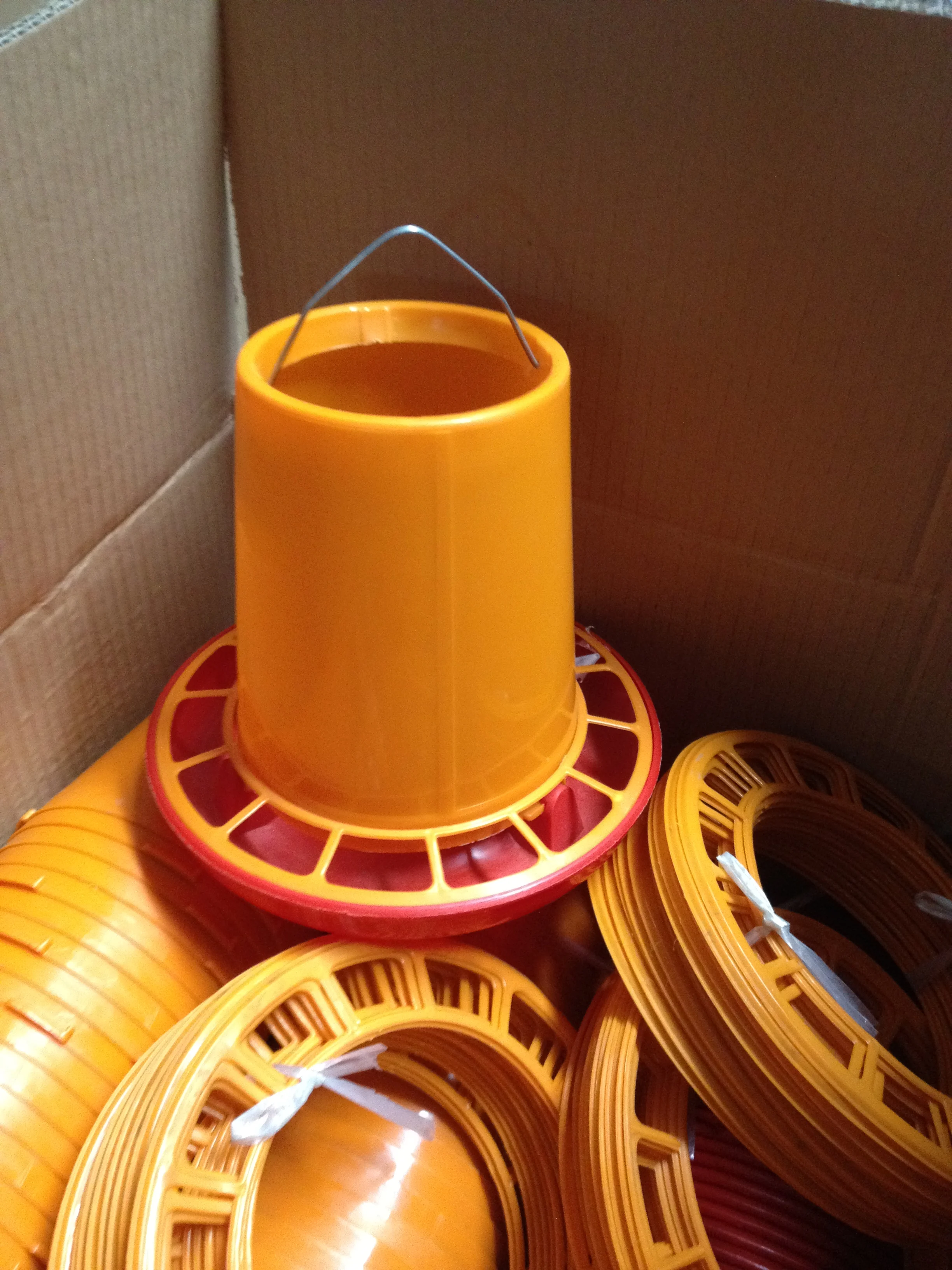 Poultry feeding equipment manual chicken feeder plastic feed trough for chicken