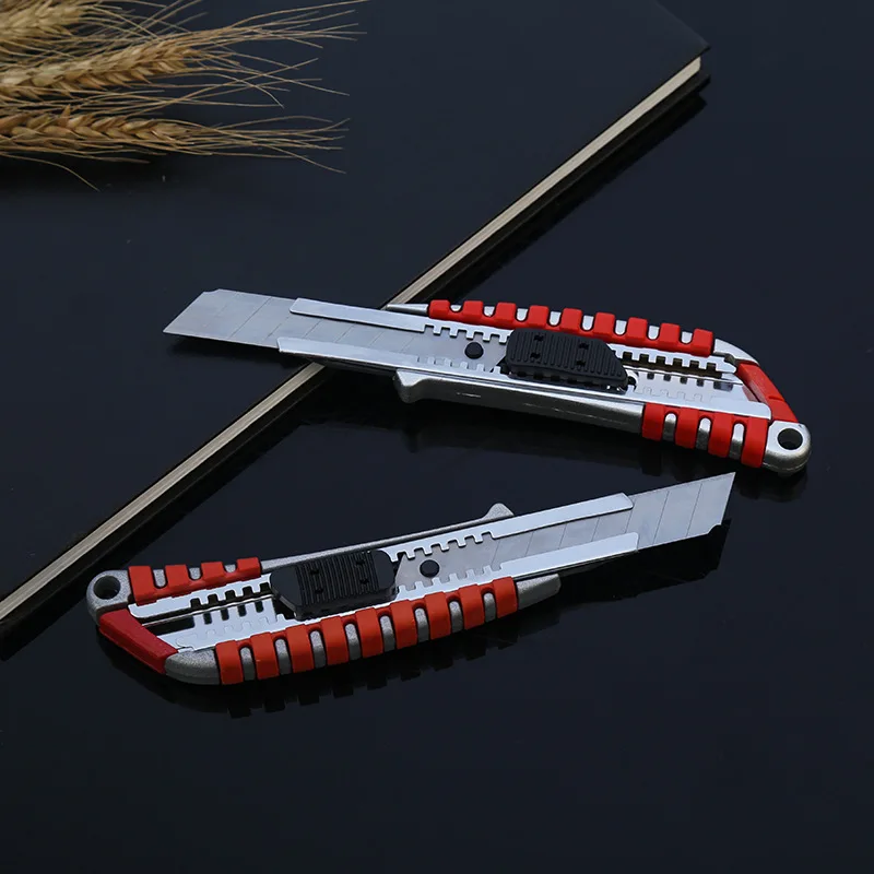 Heavy Duty Cutting Tools Retractable 18mm Rubber Tpr handle Box Cutter Utility Knife for cartons