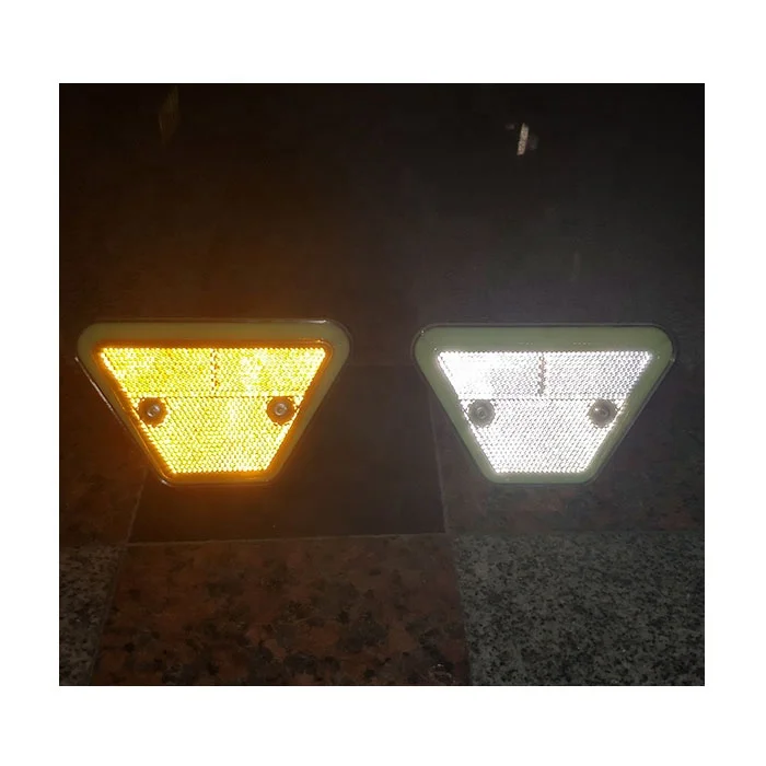 Road safety signs barrier Highway guardrail used high reflective and self luminous road delineator reflector