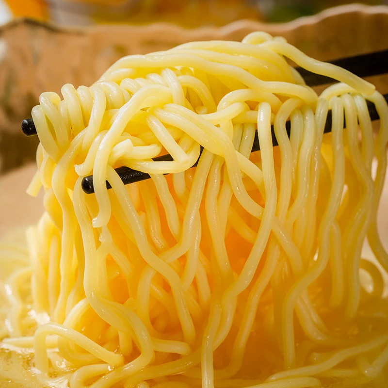 China Sells Instant Noodles Without Deep Frying and Brewed Mixed Noodles With Tomato Flavor and Rich Ingredients