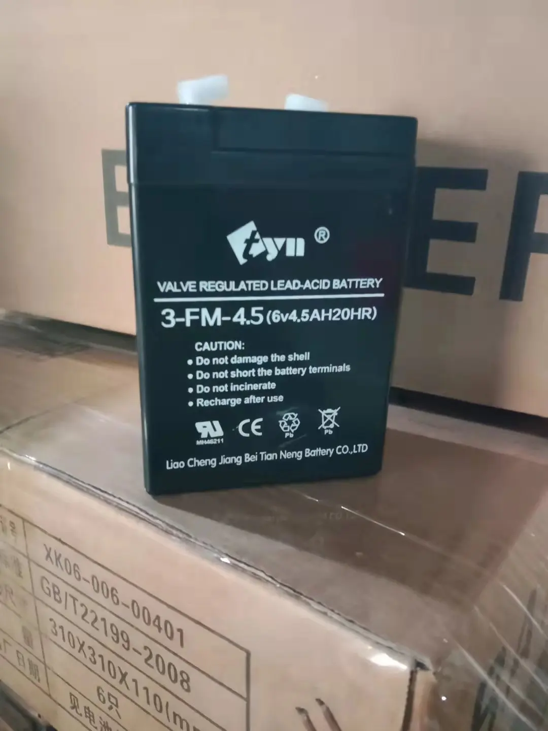 The hot sell  lead acid battery agm ups battery 6V4.5Ah  for lighting.