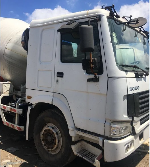 Used mobile sinotruk cement concrete mixer trucks 5m3 8m3 10cbm used howo truck concrete mixer