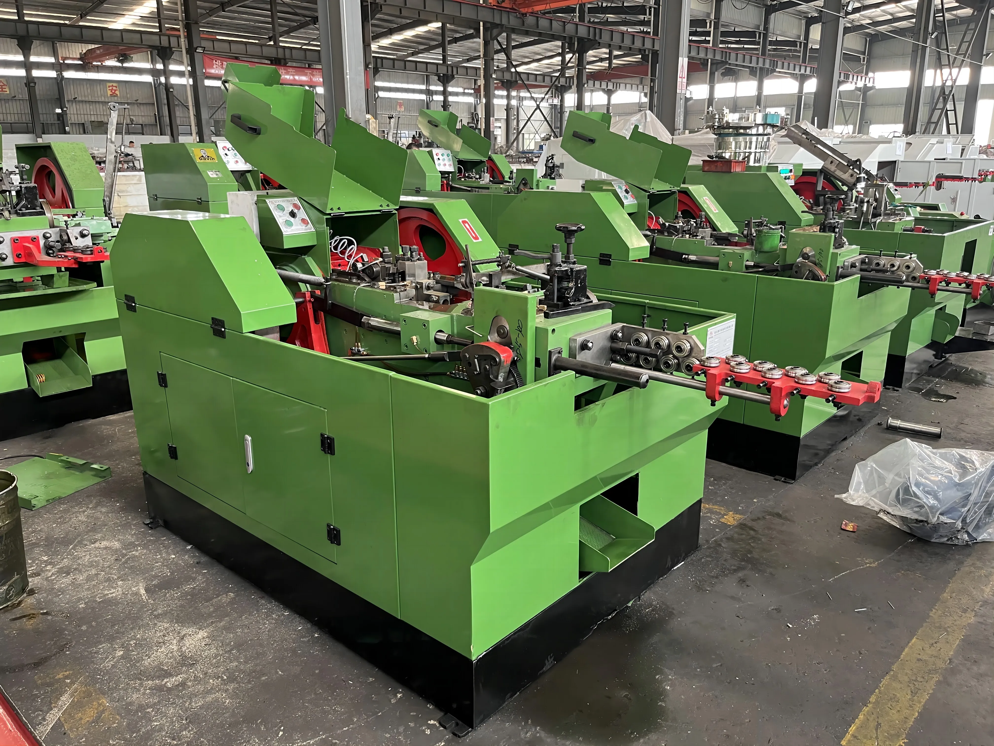 Automatic supply one die two blow cold heading machine for screw production nail making machine