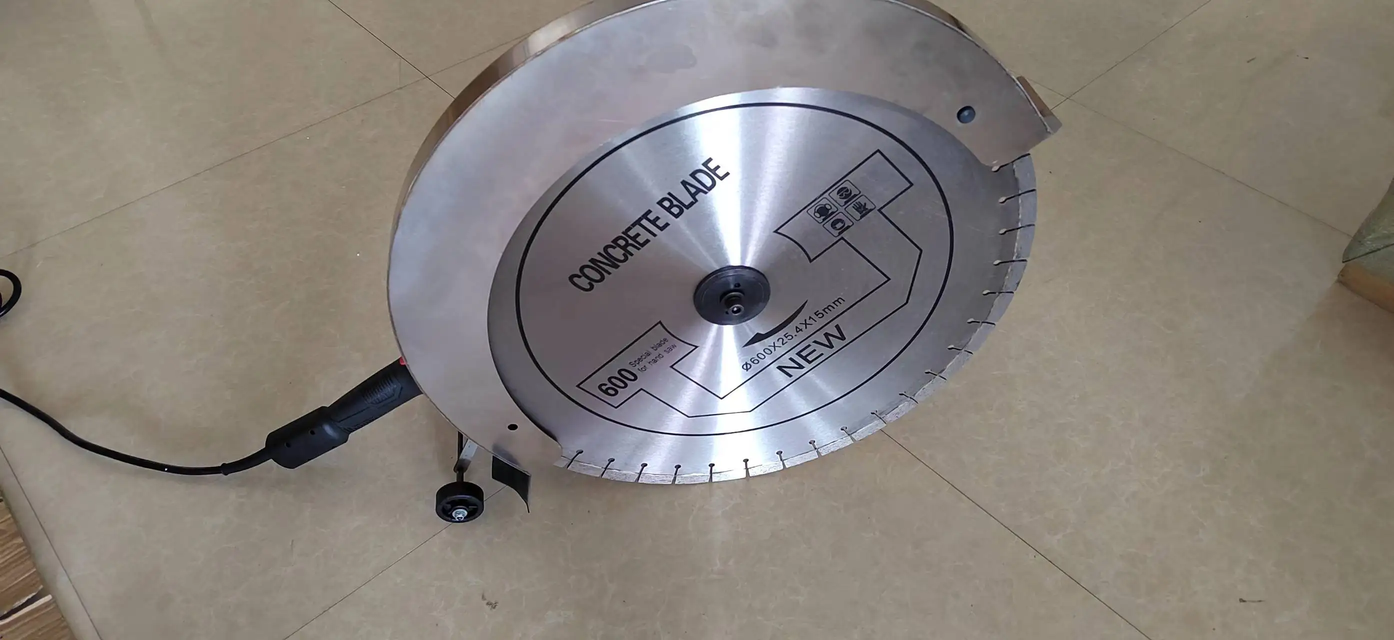 Brushless 600mm ring edge portable concrete cutter easily cuts concrete stone cut brick and paving