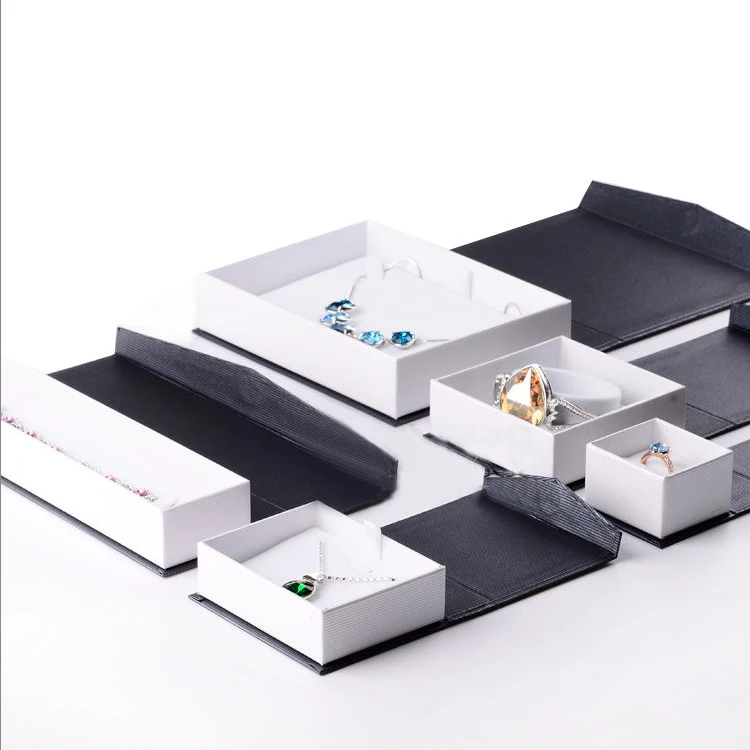 Custom Log caja para joyeria Magnetic Buckle Silver Gray Luxury Necklace Bracelet Ring Paper Jewelry Packaging Storage Box