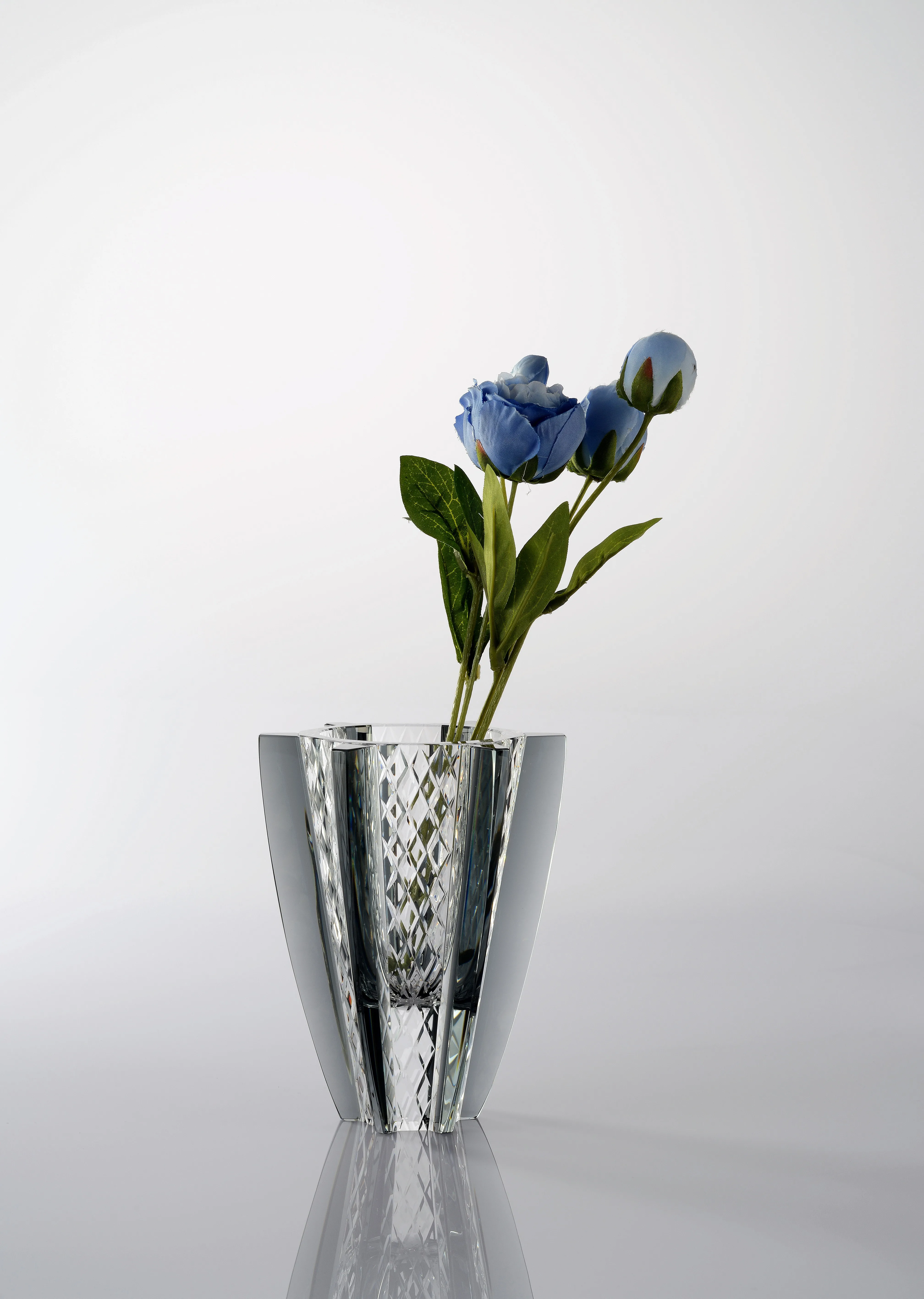 New design grey vases European Style Transparent bohemian crystal vase for home decor