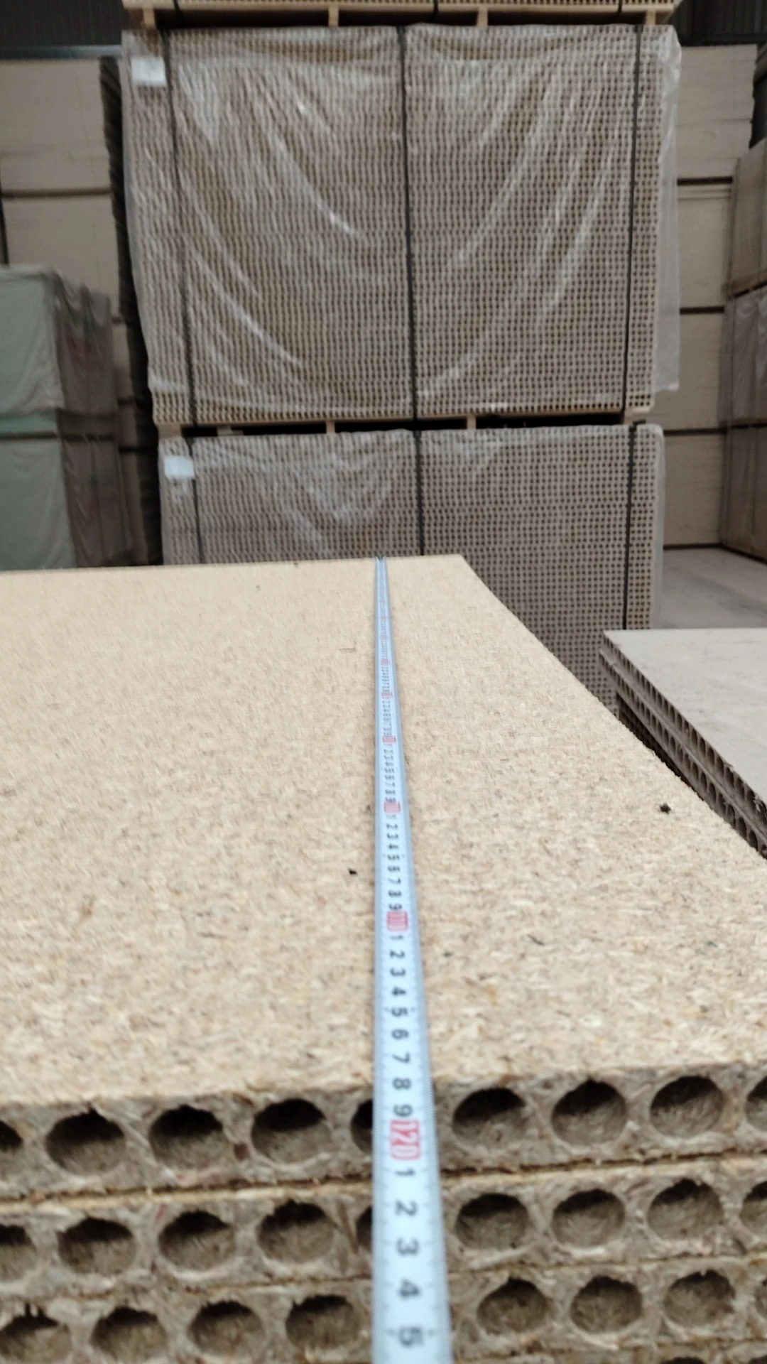 Factory price Hollow Core Particle Board   28mm 33mm 35mm 38mm Door core solid chipboard hollow particle board Core