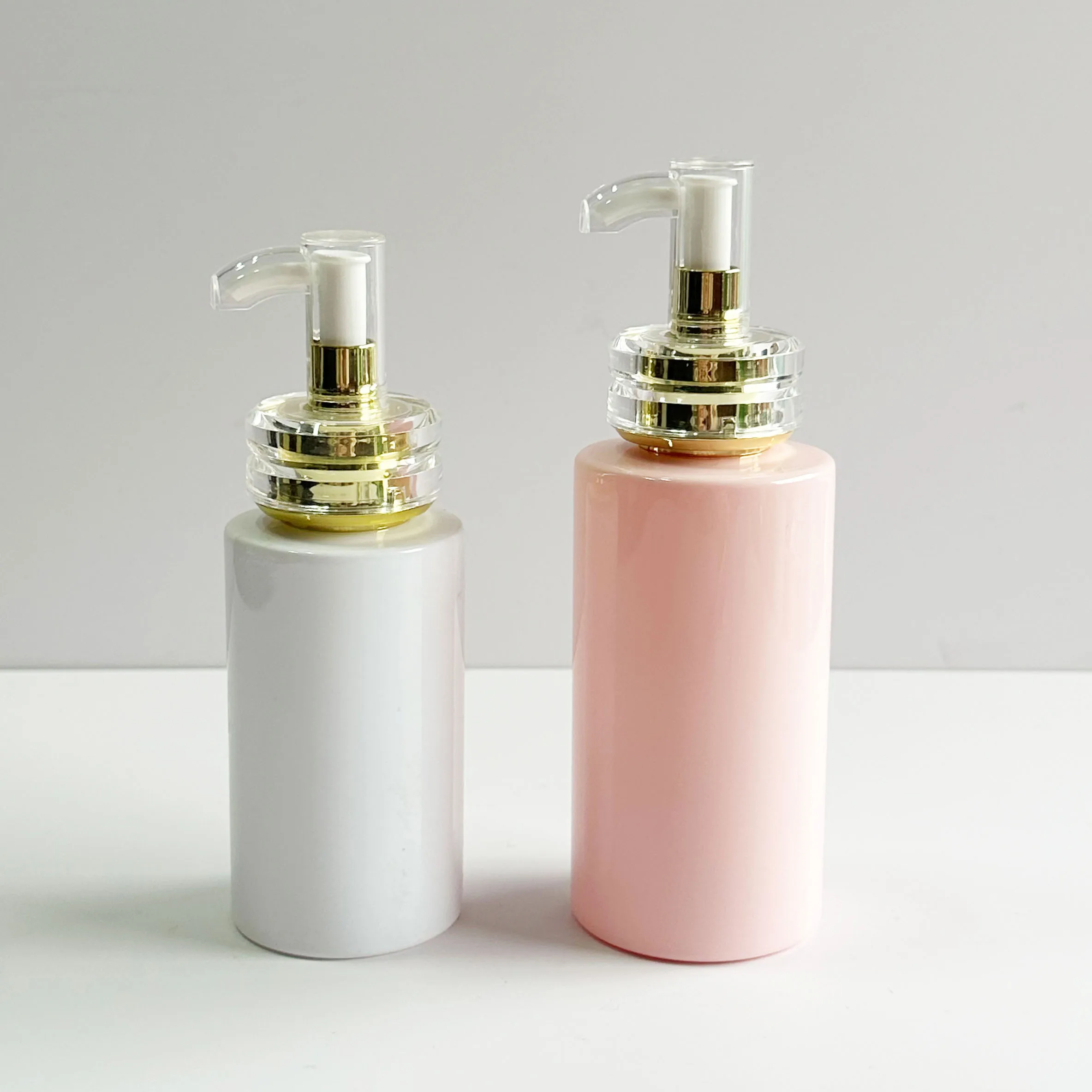 24/410 Luxury Gilded Pump Makeup Water Pp Plastic Pump Customized Lotion Essential Oil Pump With Outer Cover