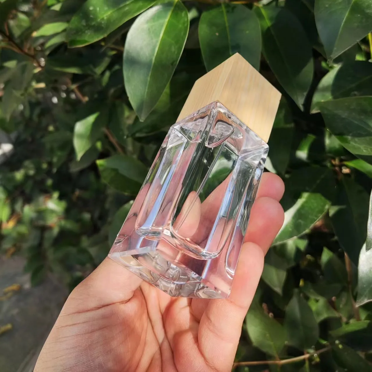 Clear Luxury 50ml Square Empty Polished Cosmetic Glass Perfume Bottle with Wooden Lids
