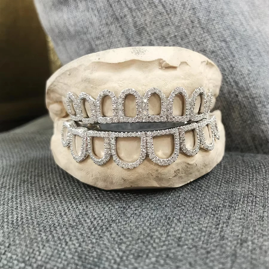 925 Silver Hip Hop Hollow Moissanite Teeth Grillz Top Bottom Grills Dental Mouth Punk Tooth Caps Cosplay Rapper Jewelry