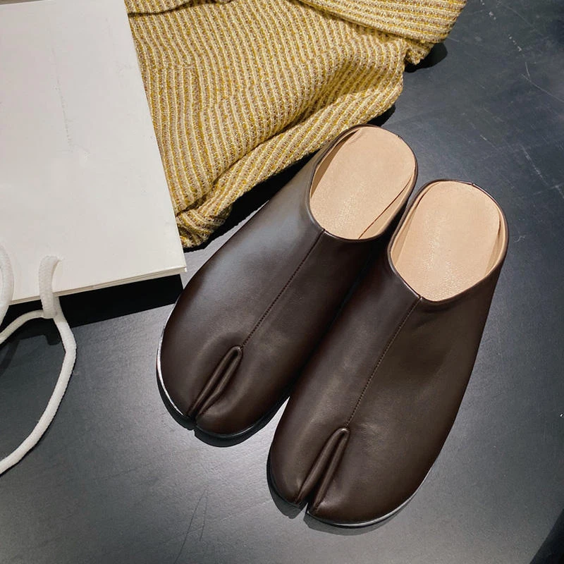 BUSY GIRL C2039  split toe shoes men women slippers mules big size 44 comfortable flat shoes for women and ladies tabi shoes