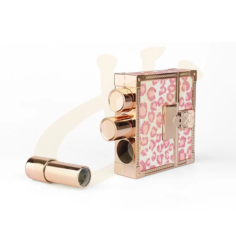 
2021 New Design square shape luxury 3 in 1 gold lipstick tube cosmetic makeup lipstick with chain 