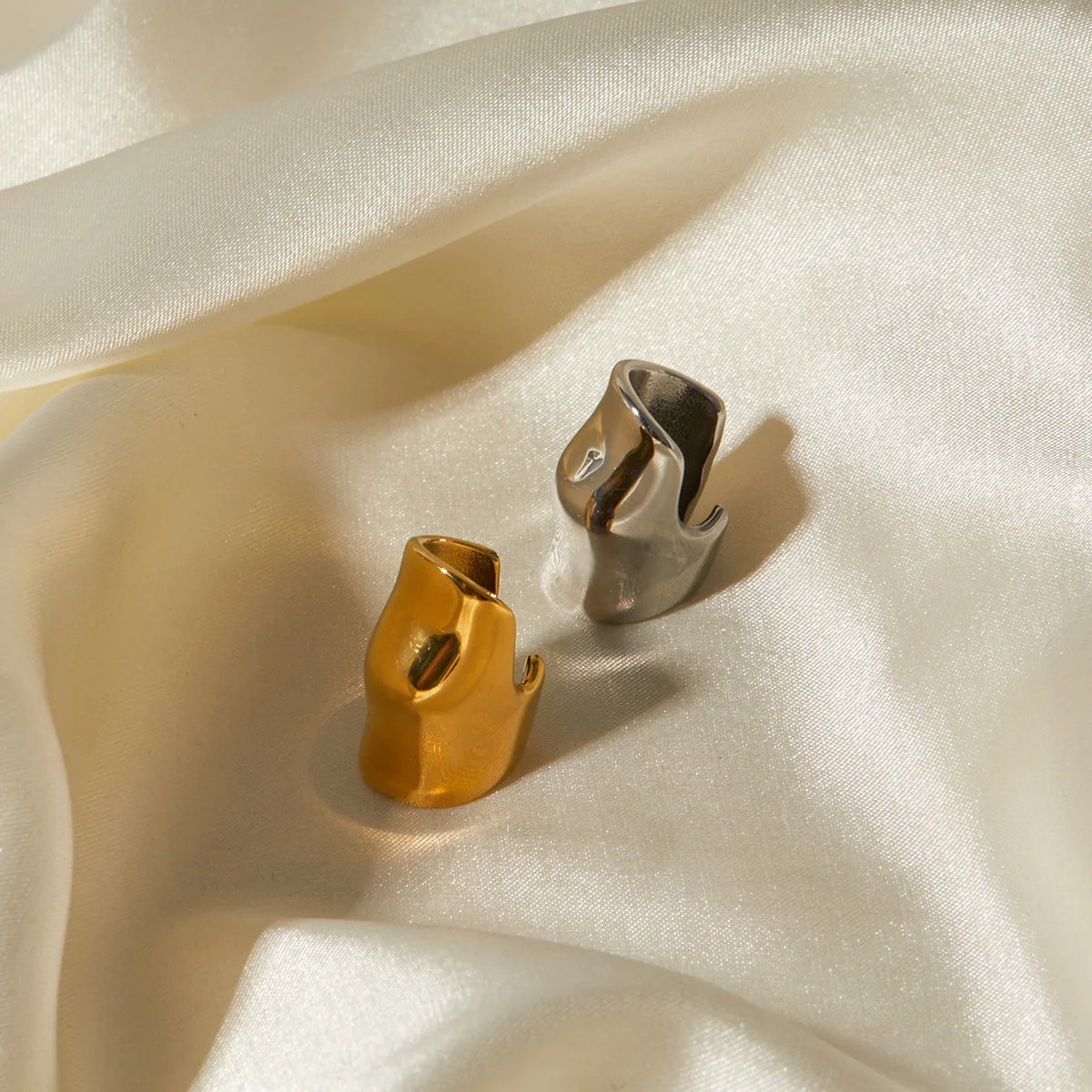 New Arrival 18k Gold Plated With PVD Stainless Steel Low Key Statement Ear Cuff For Women