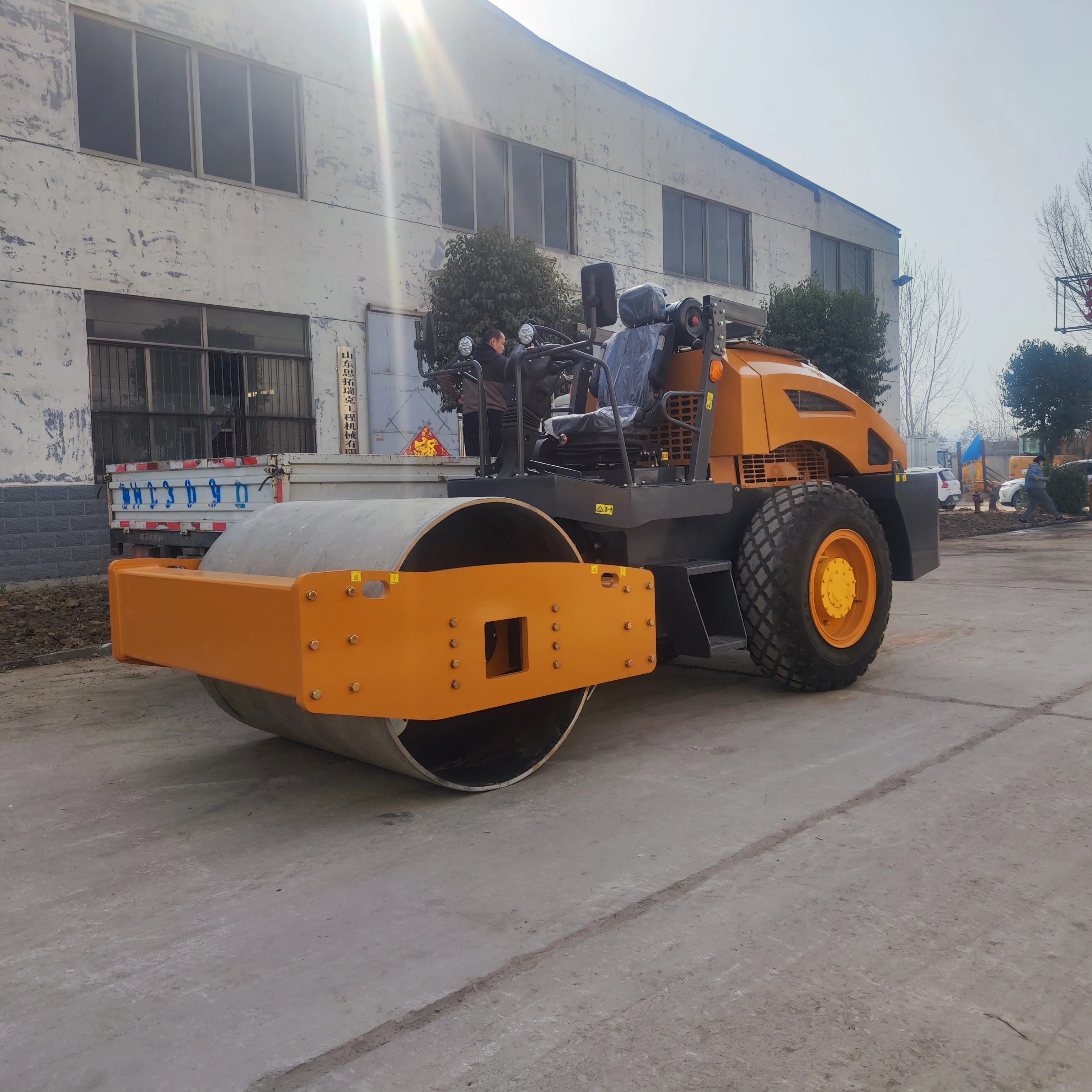high quality 4 ton 5 ton 8 ton hydraulic vibratory road roller new road machinery ride on road roller