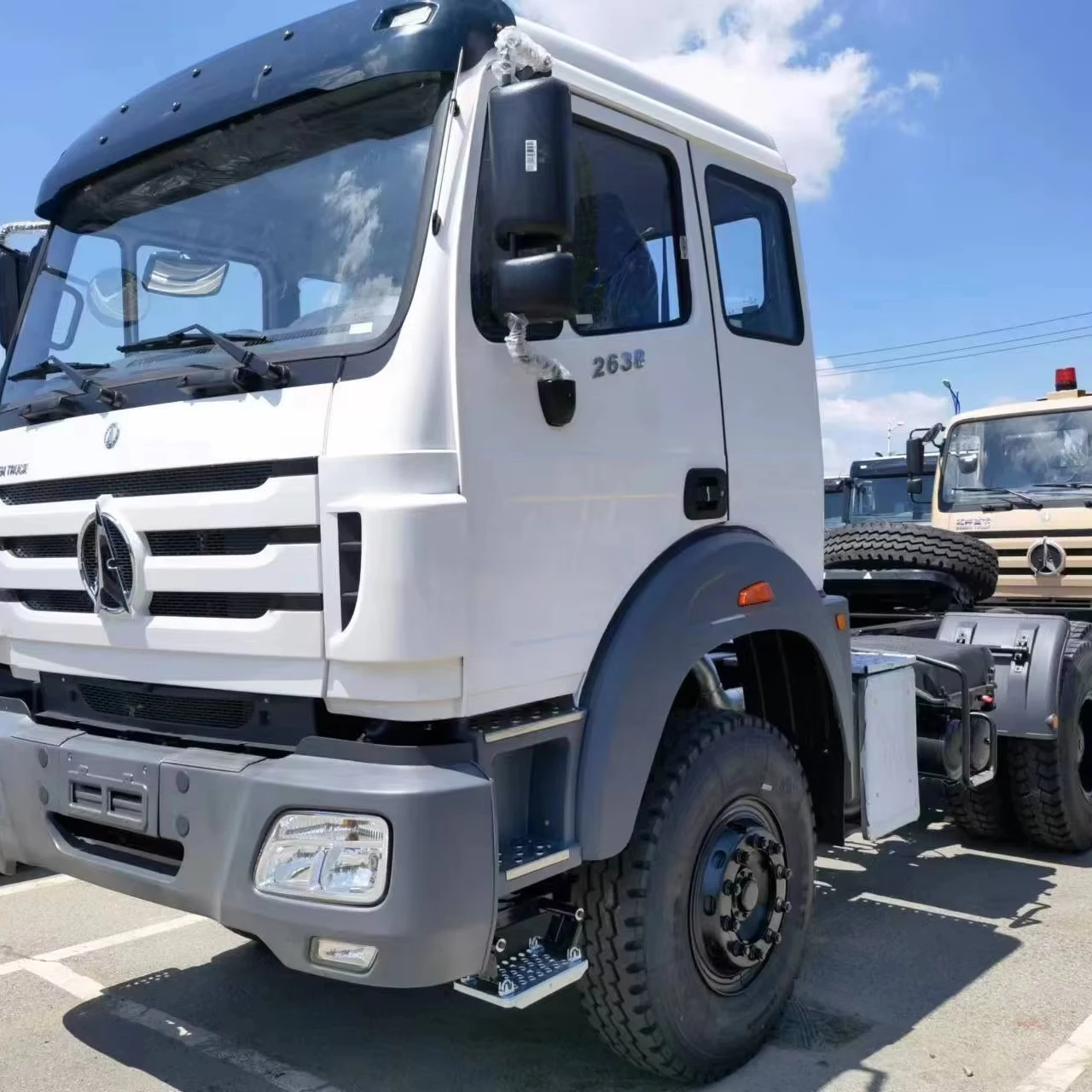 China Cheap Price Beiben Rear Axles 6x4 Heavy Duty Beiben Tractor Head Truck In Stock