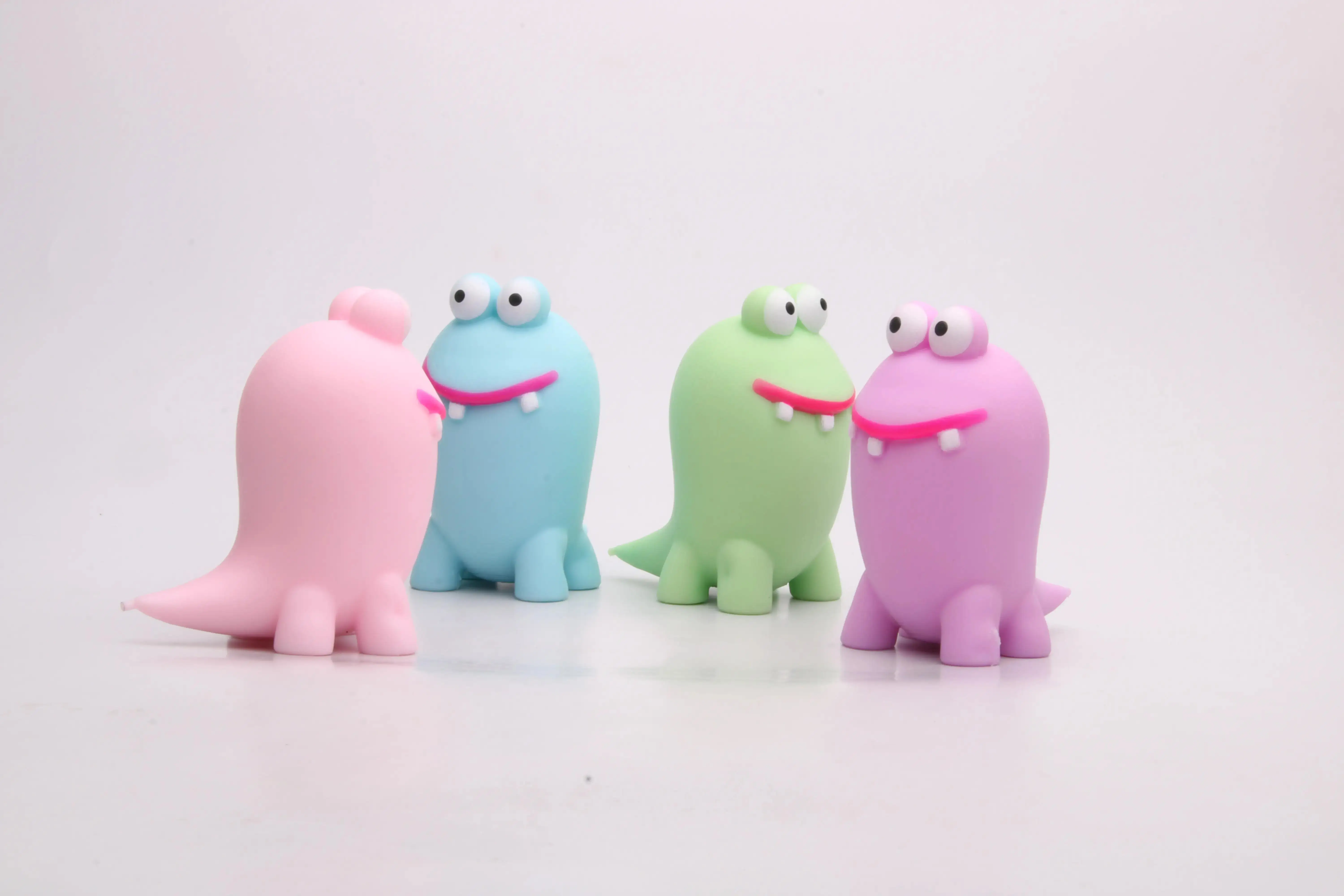 XTQ Stress Ball Factory Outlet Anti-pressure  Fidget Toy Customize Squishy Flashing Buck Teeth Monster for Kids