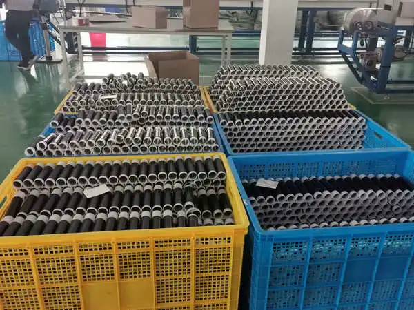 Красная и розовая силиконовая термоусадочная втулка для кабеля разъема