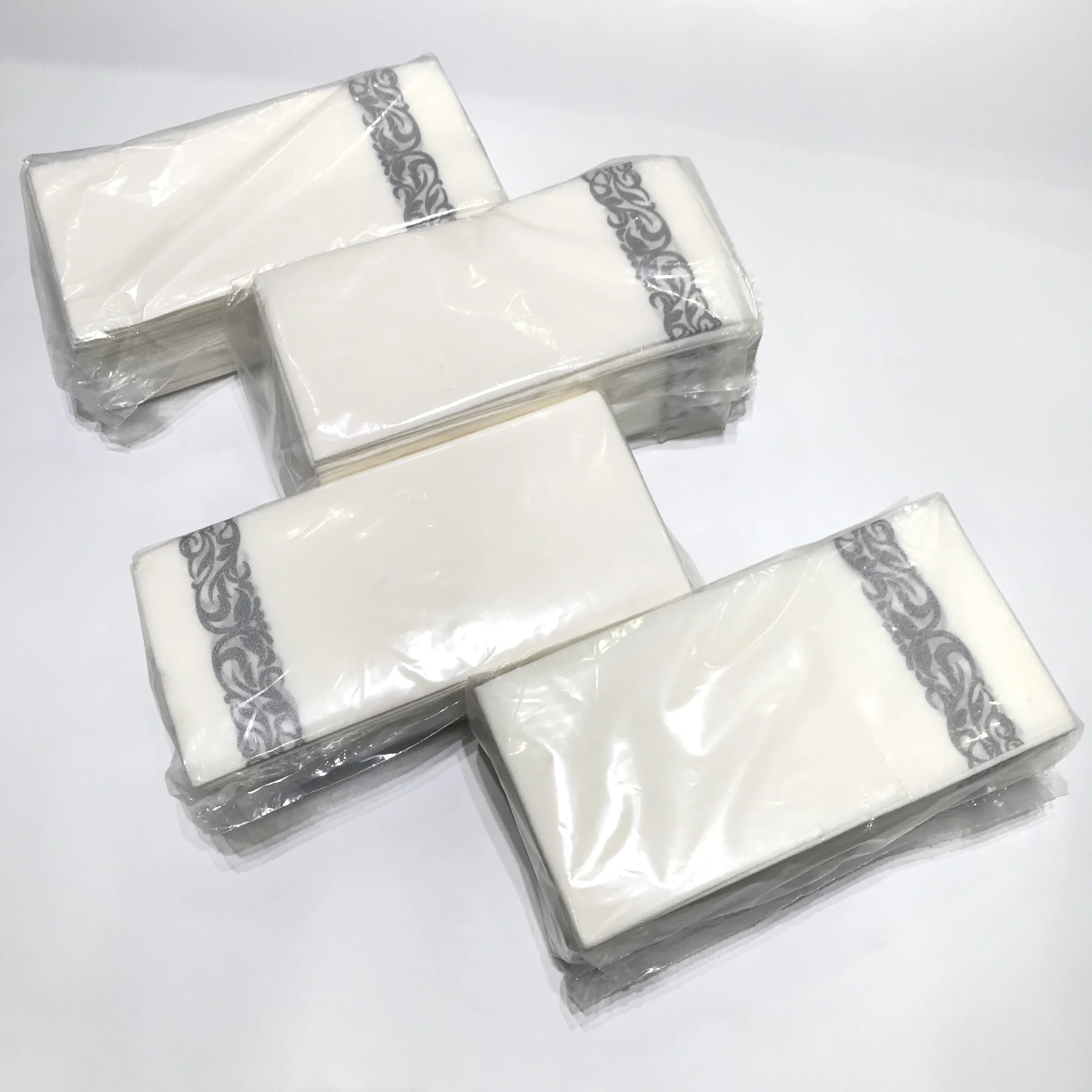 700 Piece Disposable Plastic Tableware for 100 Guests Disposable Silver Dinnerware Set for Wedding