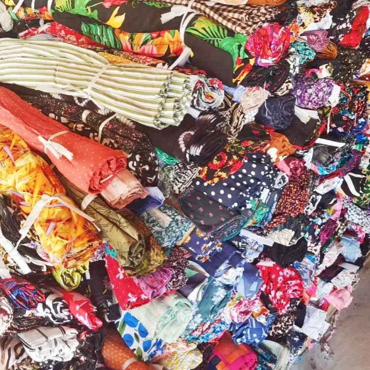 Stock Lot Printed Rayon Viscose Challis Fabric 100% Rayon for Garment Sari Lining 100% Rayon Style Korea/Indonesia