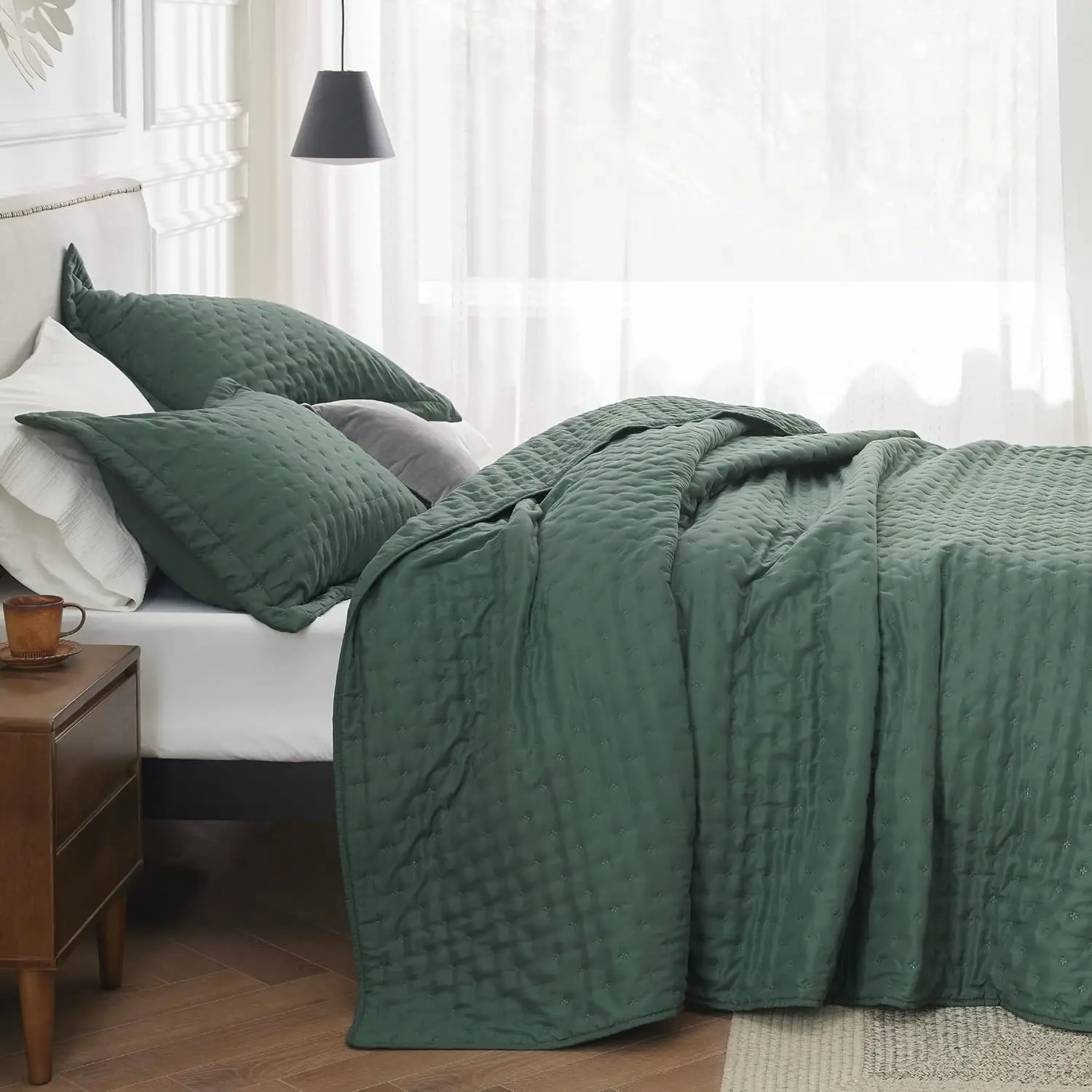 Latest european style bedspread king size velvet bedspread