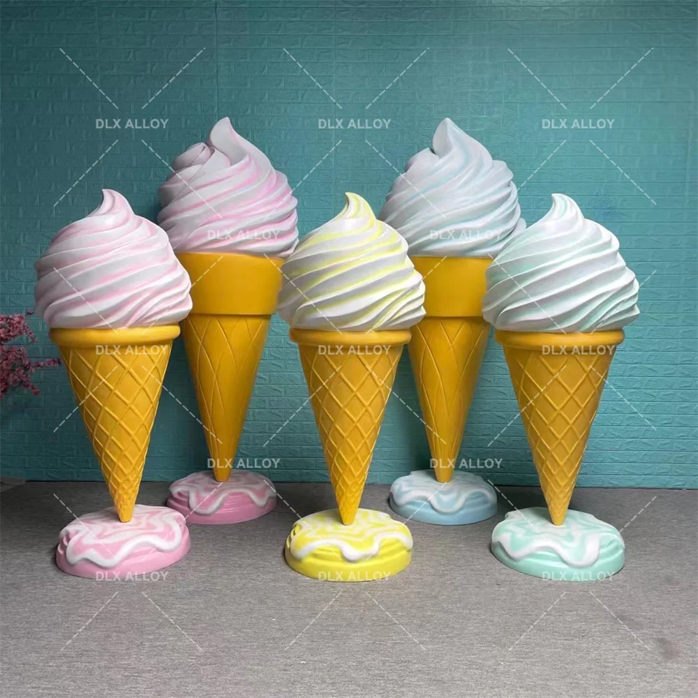 Outdoor Fiber Glass Artificial Giant Ice Cream Cones Sculpture For Party Decoration
