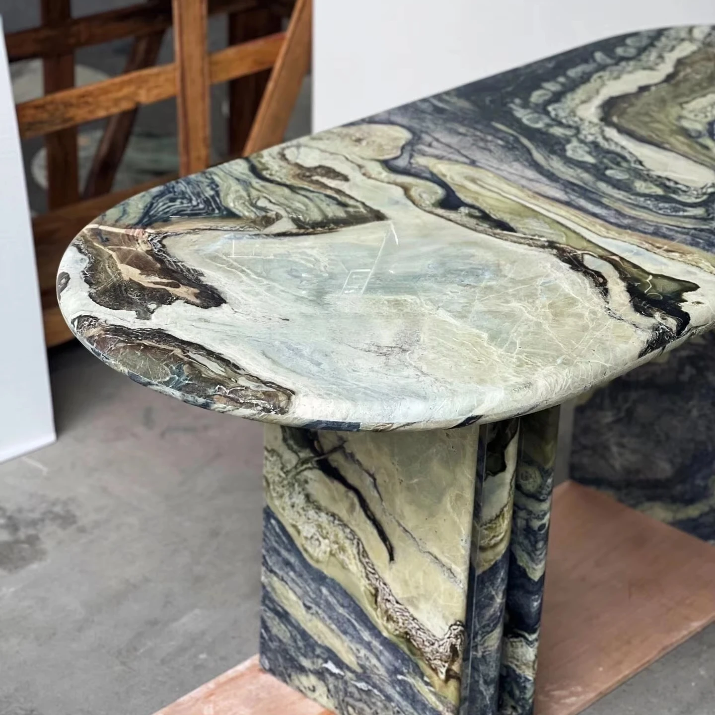 HZX Dark Green Marble Staircase Tile Luxury Natural Stone for Villa Decoration Tea Table Top Dining Outdoor Use for Hotels