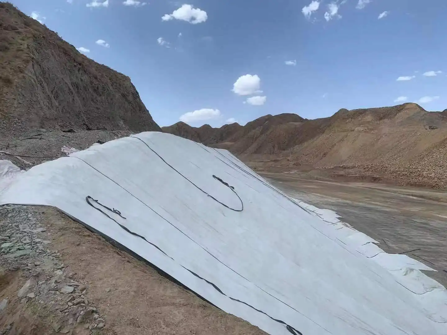 Bentonite Cement Clay Liners Tarp Curing Cement blanket Geosynthetic clay liner