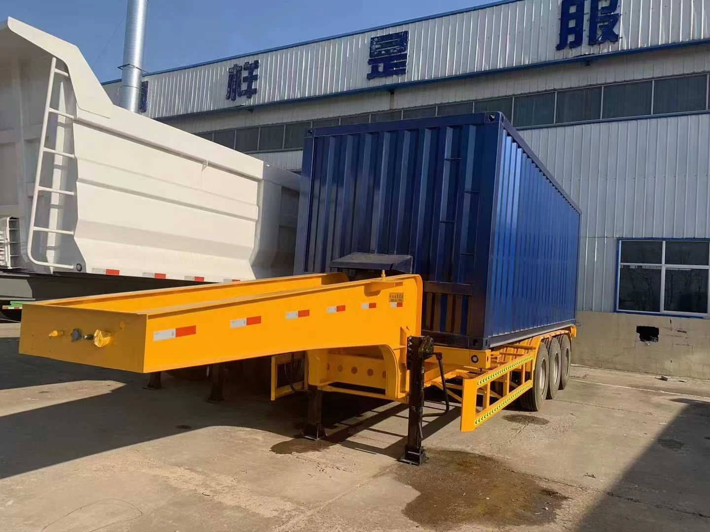 Custom Direct Factory Origin 3-Axis Multi-Axis Container Dump Semi-Trailer with Wabco Brake System
