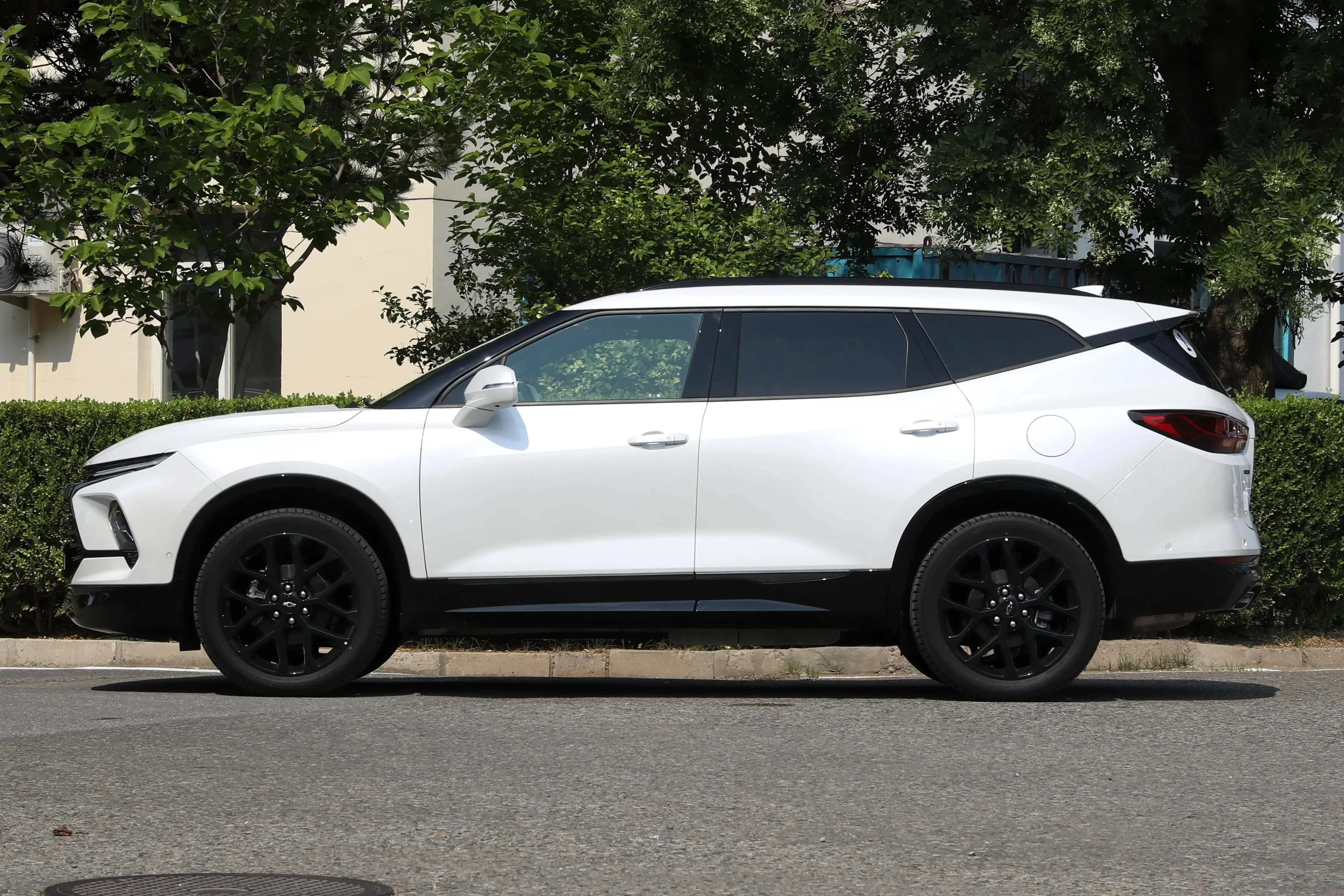 Блейзер MHEV 2 0 т Redline RS с двойным сцеплением 4WD 2WD 7-местный выпуск R21 5-дверный блейзер для автомобиля