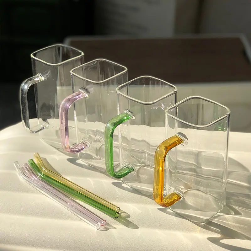 Custom Available Bamboo Lid Water Juice Clear Glass Mugs With Colored Handle