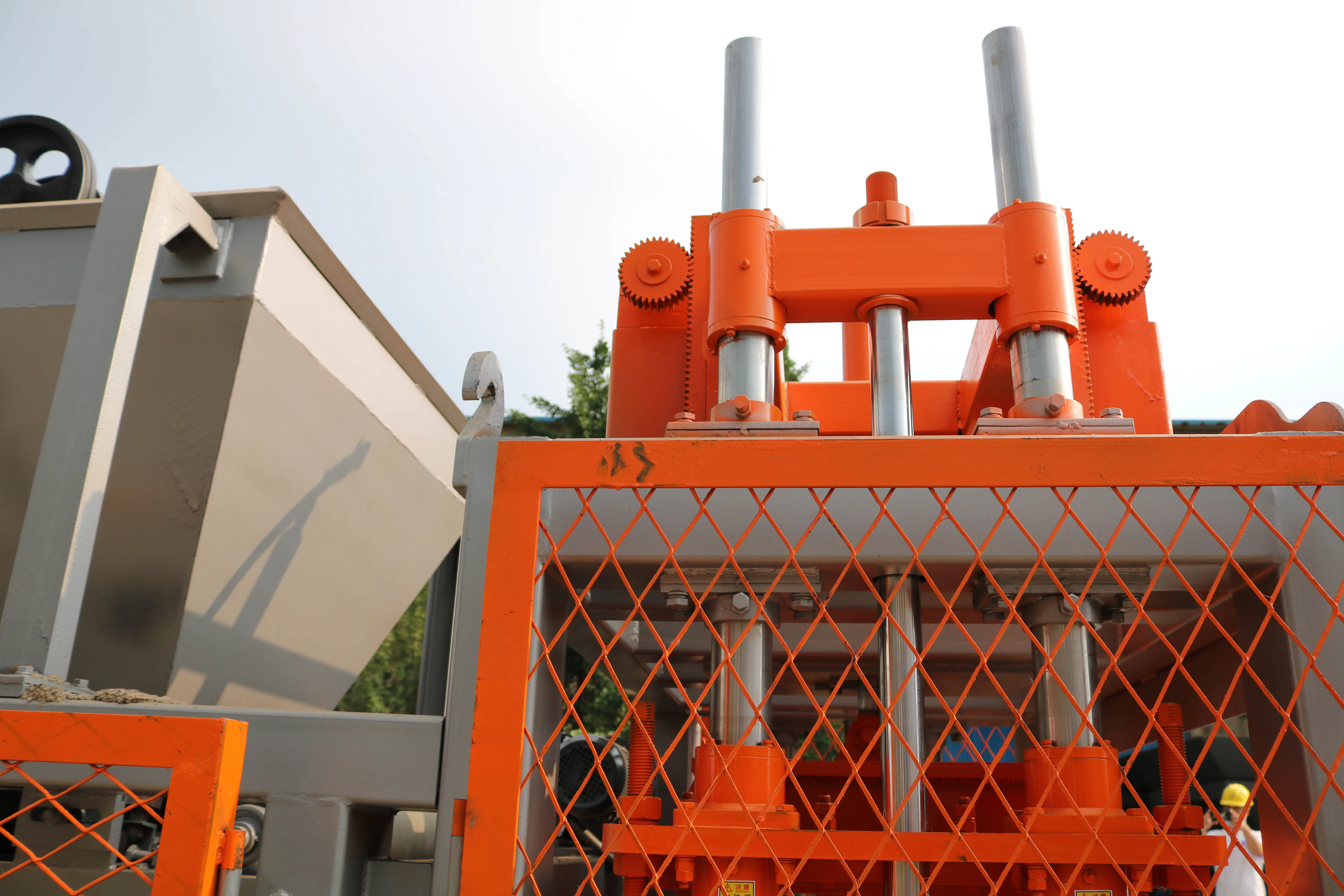 Fly ash Concrete Block Making Machine Aac Block Production Line Recycled Plastic Bricks Making Machine QT5-15 mud block machine