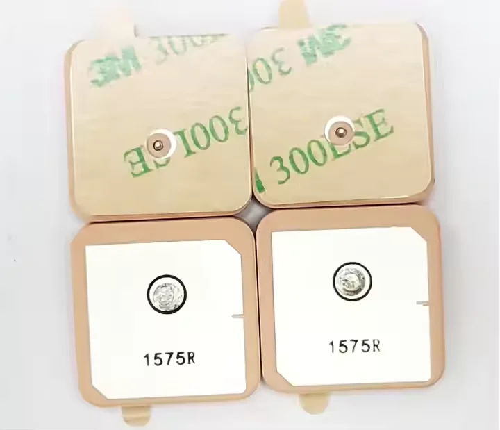 Wholesale MOQ 100 PCS GPS/GNSS Surface Ceramic Patch Antenna 25*25*4MM GPS Antenna Ceramic Built-in Passive Chip Ceramic Antenna