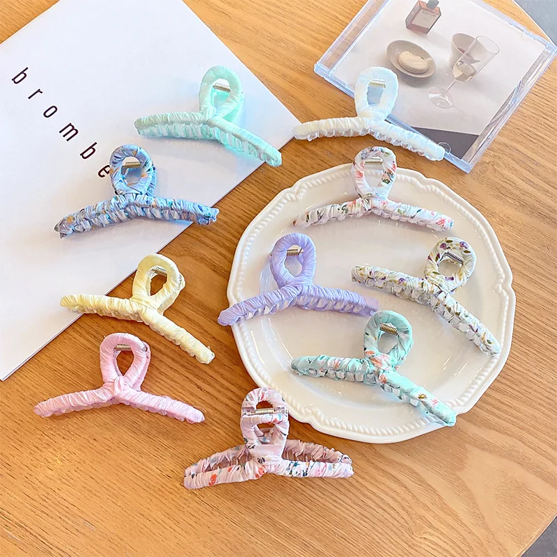 2021 Newest Fashion Sweet Broken Flower Fabric Grasps Clip Large Hairpin Girl Head Dish Hair Shark Clip