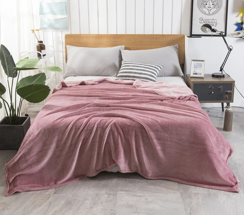 Wholesale High Quality Solid thick single layer  Plain Flannel Fleece Warm Blanket  Blanket for four seasons