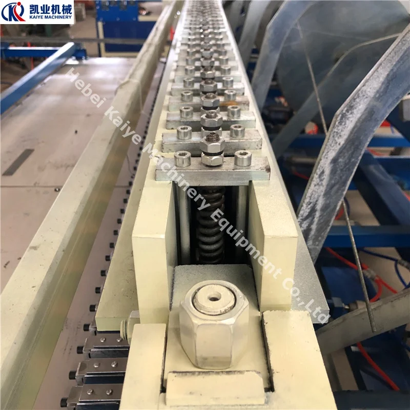 Semi automatic wire mesh welding machine is used to making 3D fence mesh welding machine