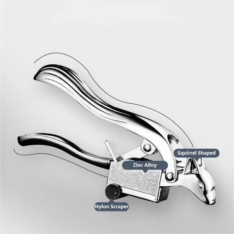 Squirrel Shaped Manual Zinc Alloy Meshed Garlic Press Ginger Mincing Kitchen Gadgets