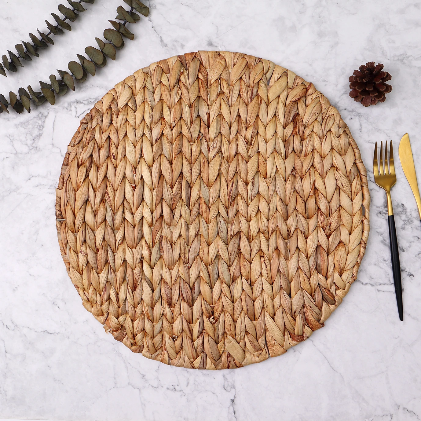 China wholesales natural corn bran weave placemat round braided natural table mat