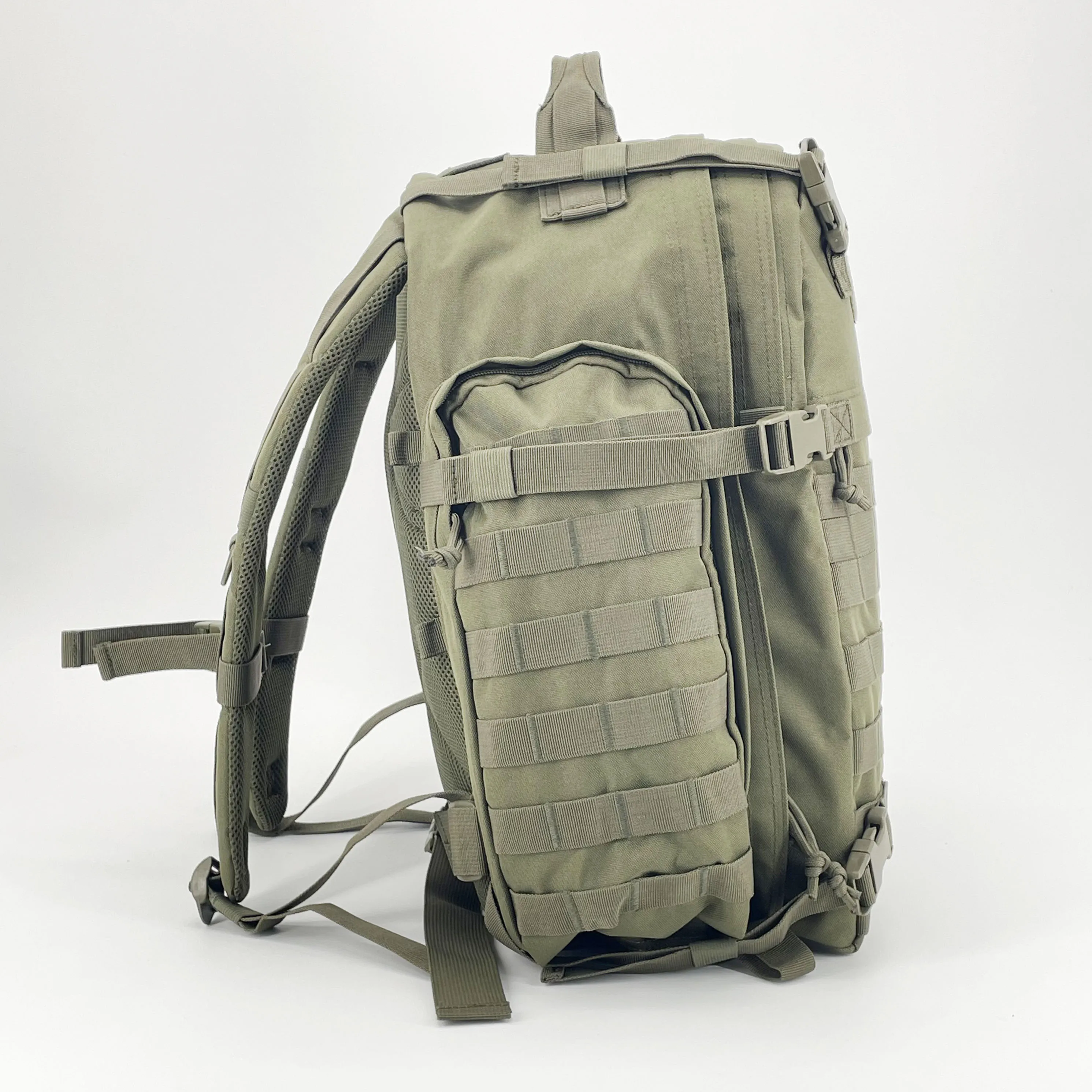 Wholesale Camo Pattern Tactical Backpack Unisex Outdoor Waterproof Camping Backpack with Zipper Closure for Hunting Outing Trips