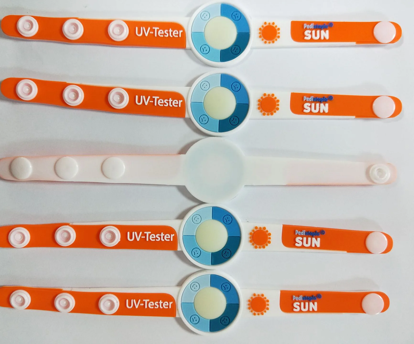 Wholesale Custom Outdoor UV Tester PVC Wrsitbands Ultraviolet Rays Sensor Indicator Detector Color Changing Silicone Bracelets