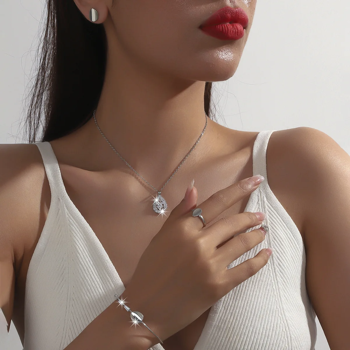Elegant Wholesale Accessories: 4-Piece Zircon Jewelry Set for Women - Earrings, Bracelets & More