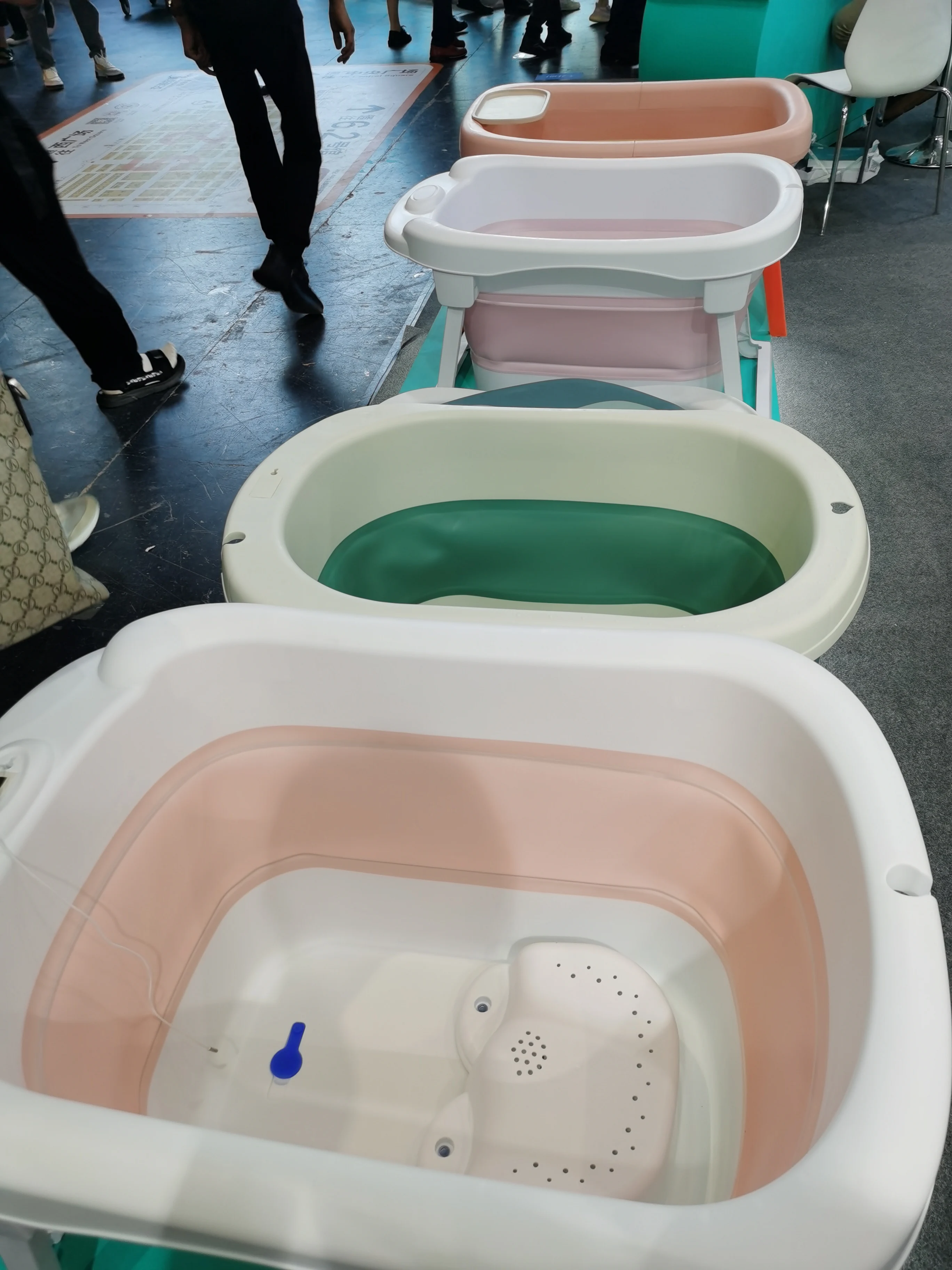 Cheap Price Kids Collapsible Portable Foldable Bathtub, Luxury Plastic Freestanding Folding baby bath tub plastic