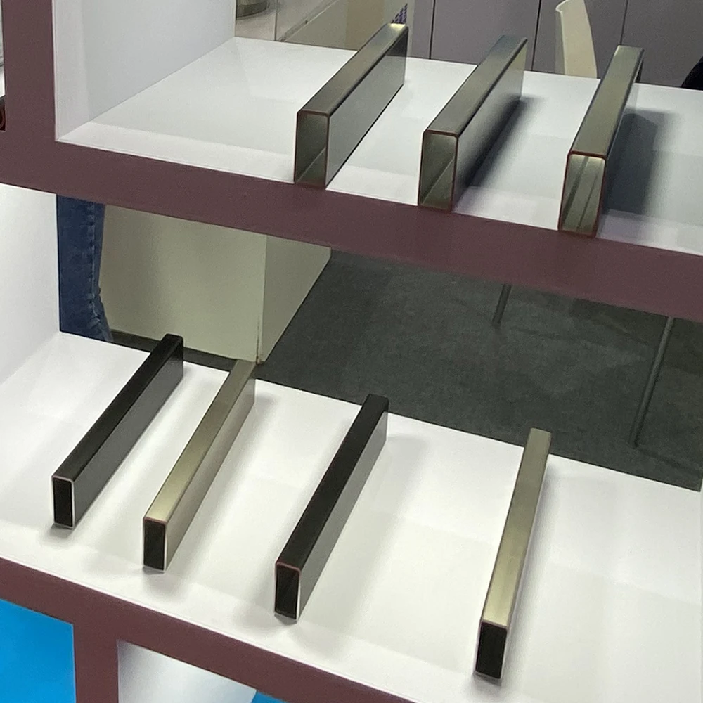 Aluminum Extrusion Tubes 1100 2A12 2024 3003 5052 5083 6061 6063 6082 6351 7075 Mirror Finish Pipe