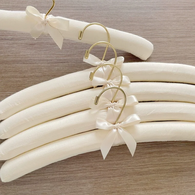5pcs/Pack Gold Hook White Pain Linen Fabric Satin Padded Hangers for Coat Delicate Wedding Dresses