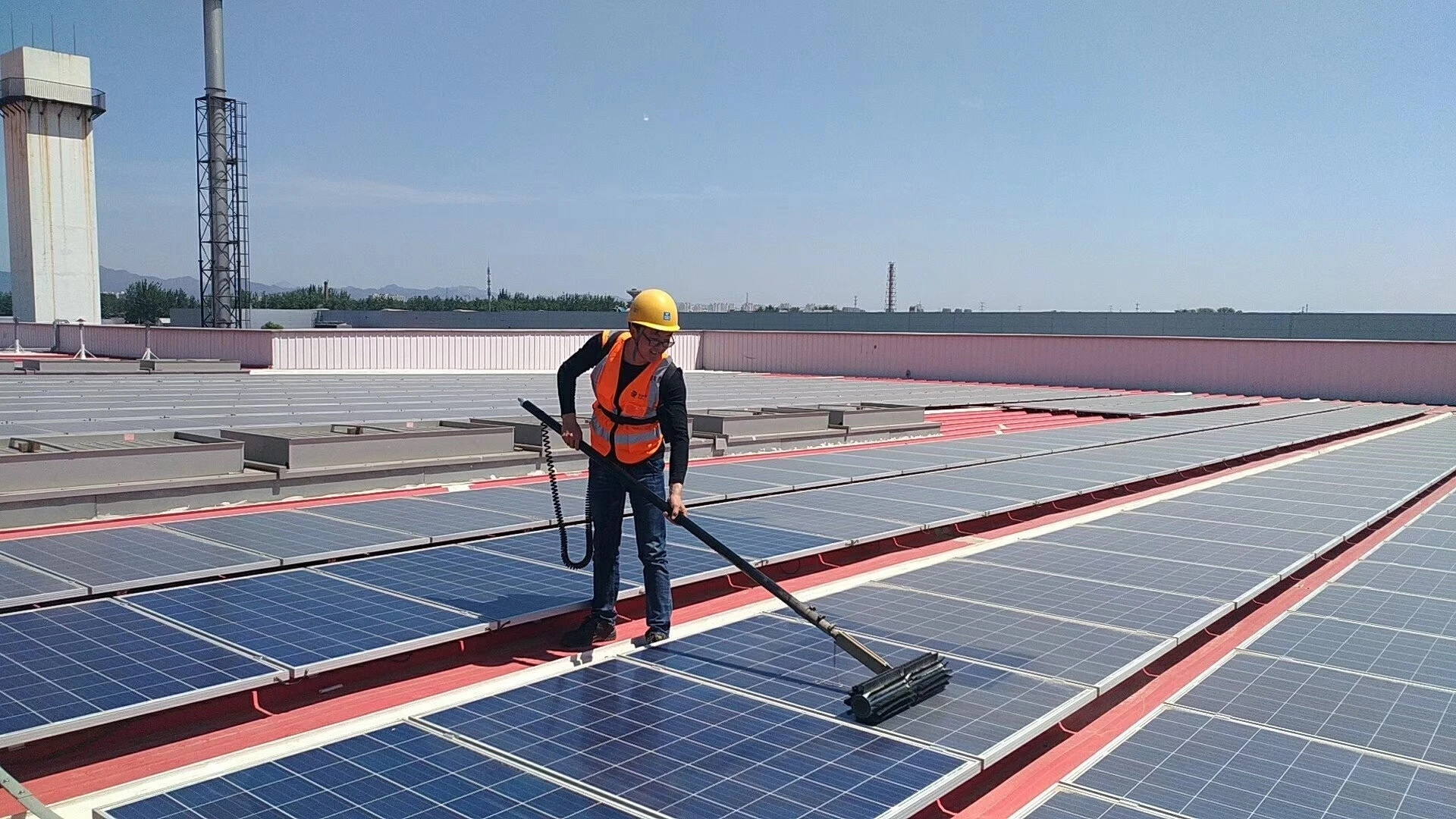 EITAI дешевая цена от производителя автоматическая машина для очистки щеток солнечной панели с аккумулятором